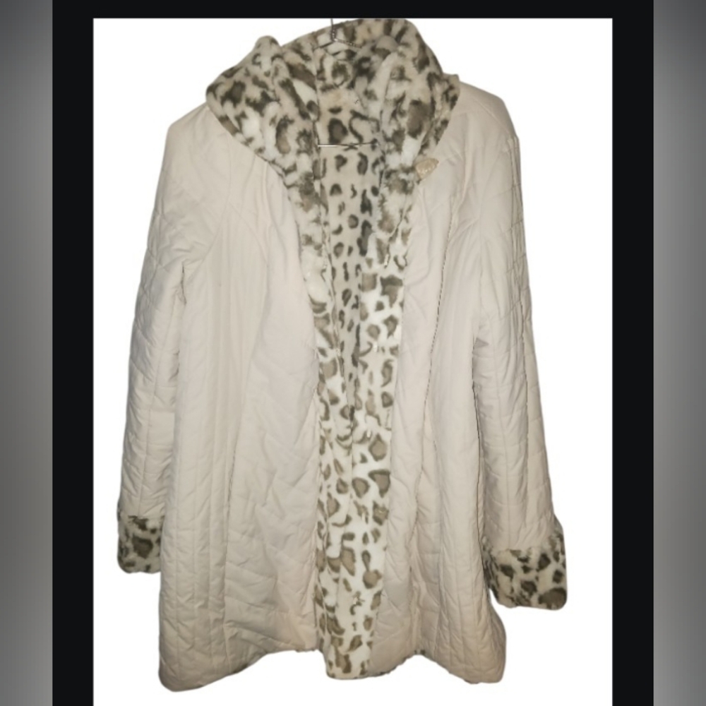 Dennis Basso Cheetah/Ivory Reversible Coat Size XL - Picture 4 of 6